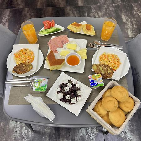 Mashtots Hotel เยเรวาน ภายนอก รูปภาพ
