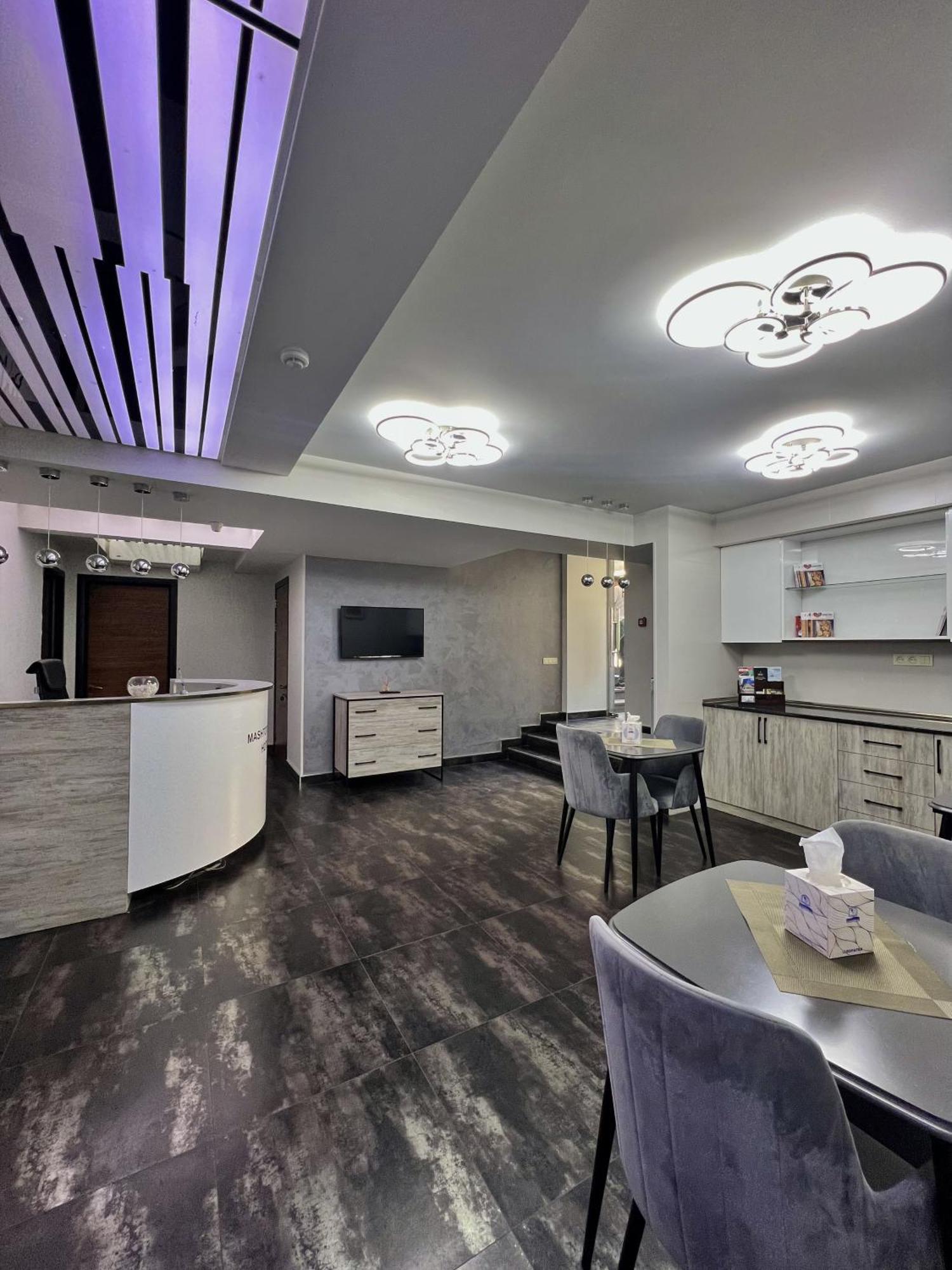 Mashtots Hotel เยเรวาน ภายนอก รูปภาพ