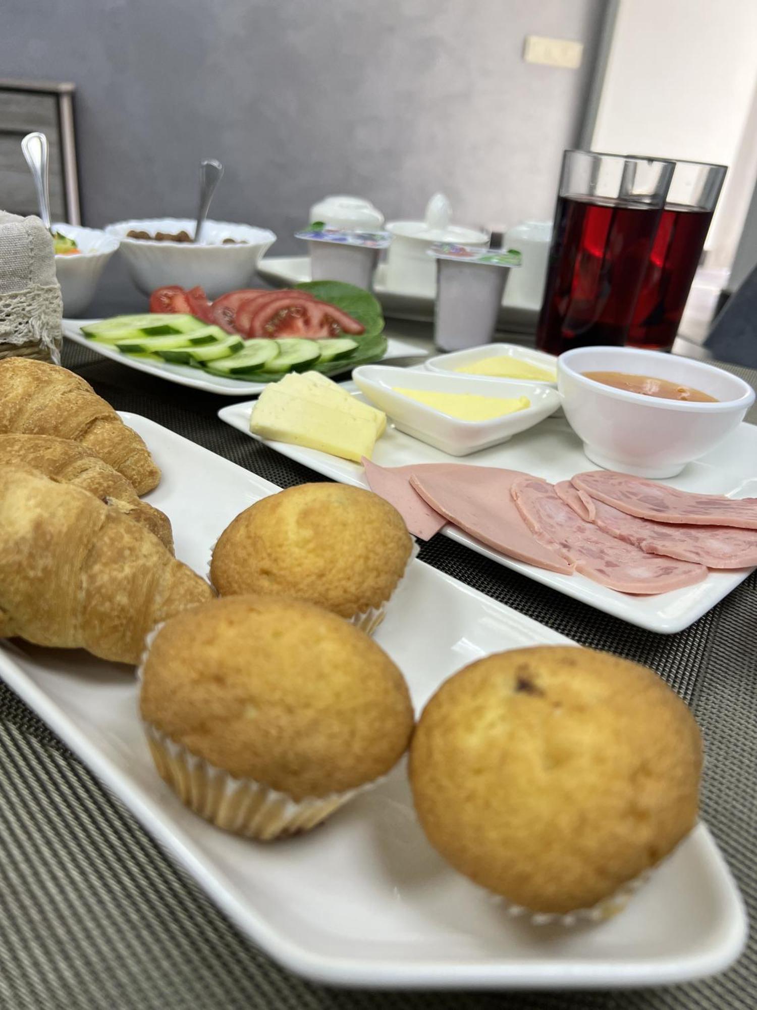 Mashtots Hotel เยเรวาน ภายนอก รูปภาพ