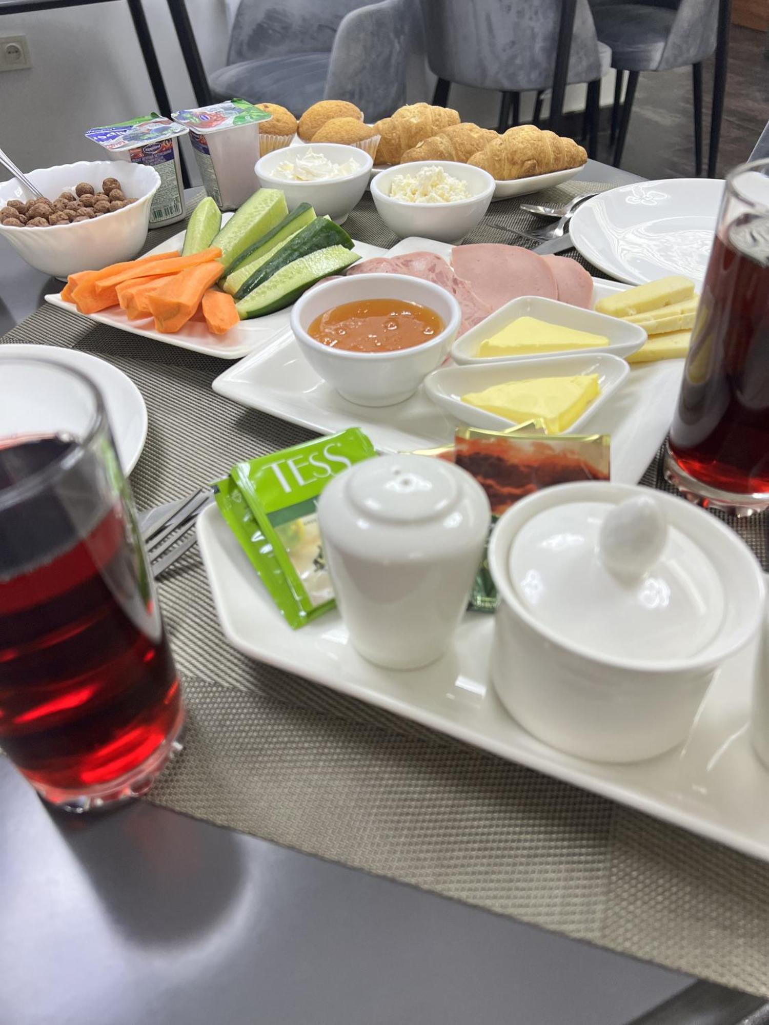 Mashtots Hotel เยเรวาน ภายนอก รูปภาพ